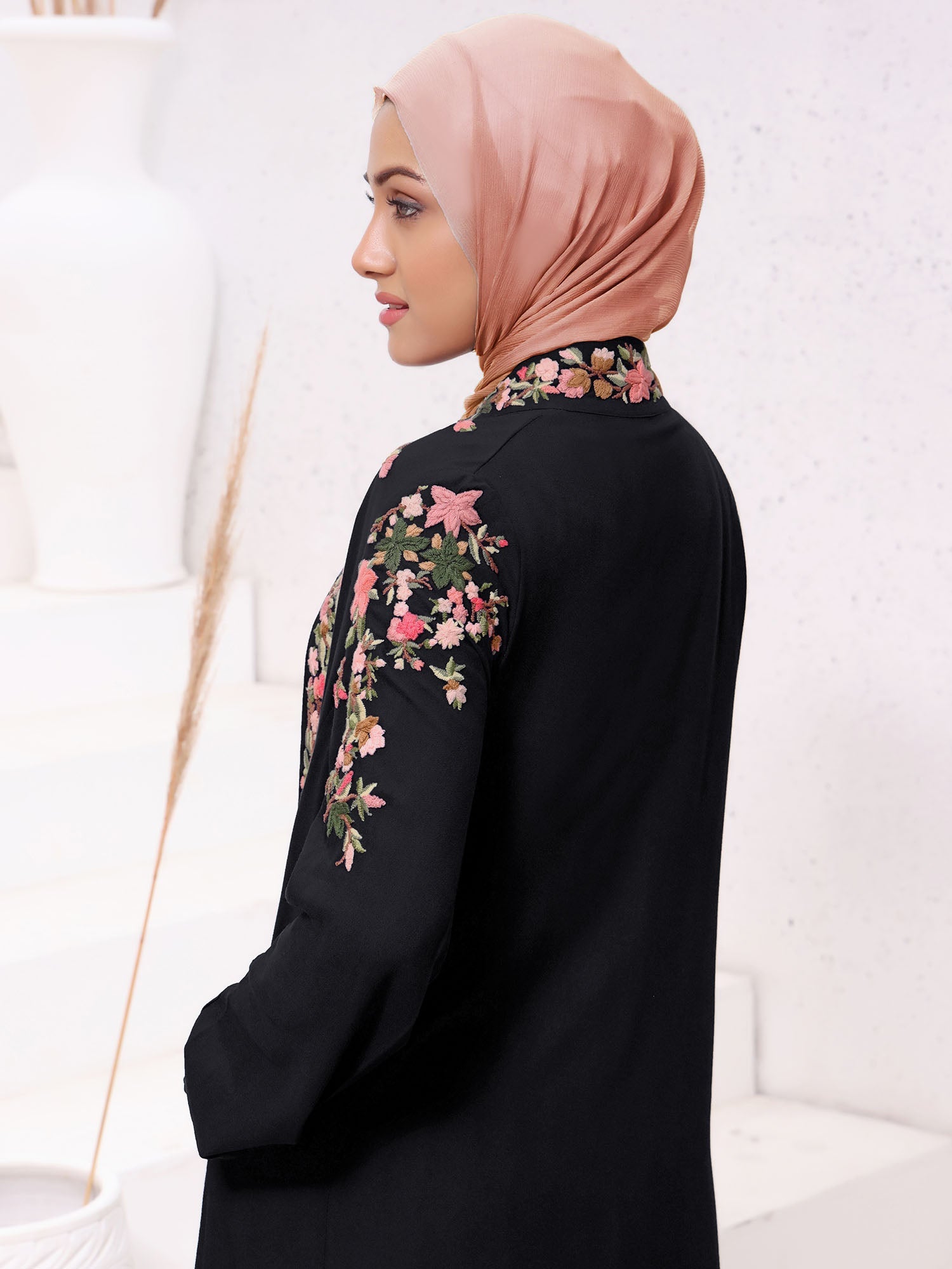 Baagh Black Kimono