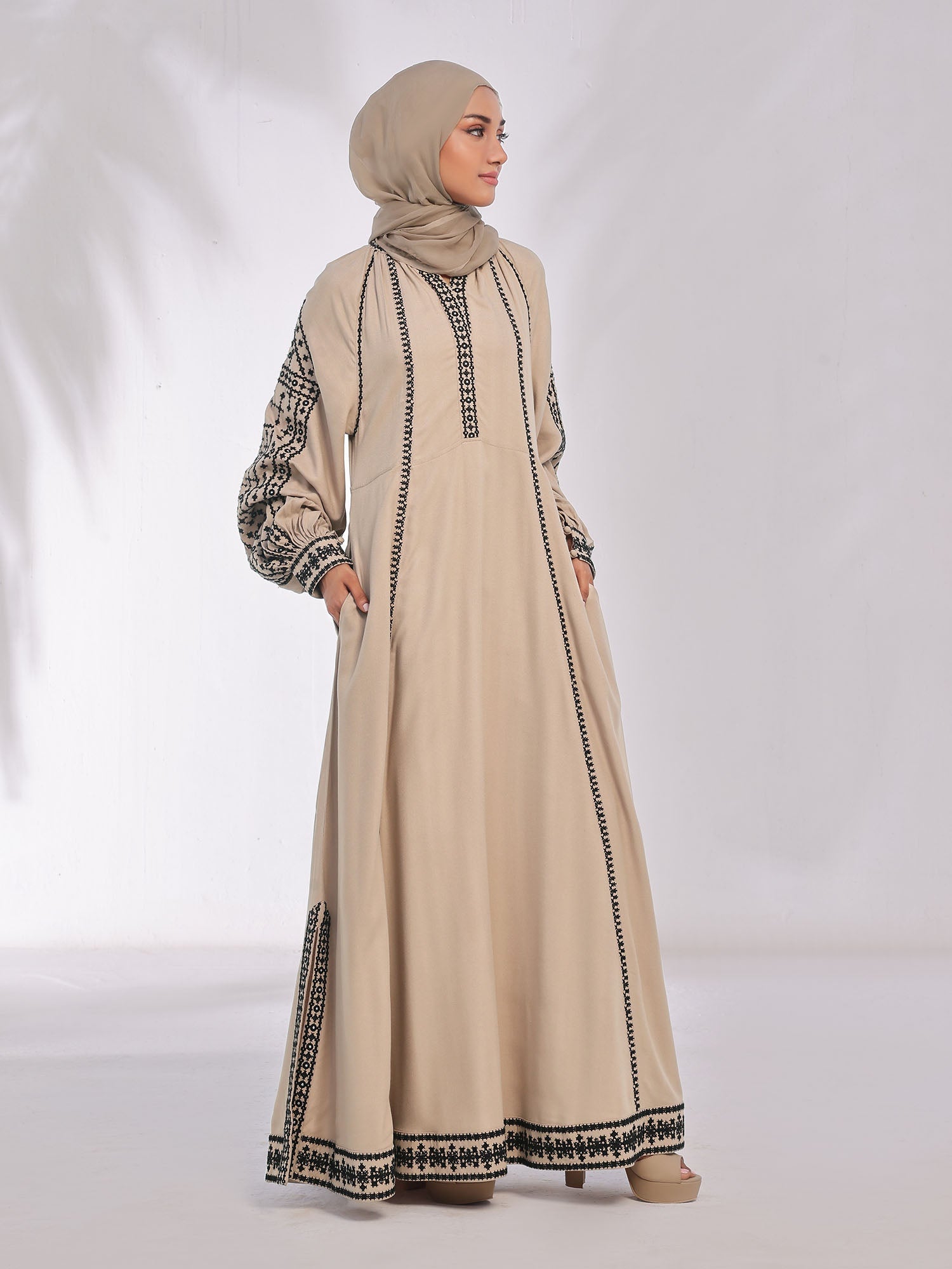 Hurmich Abaya