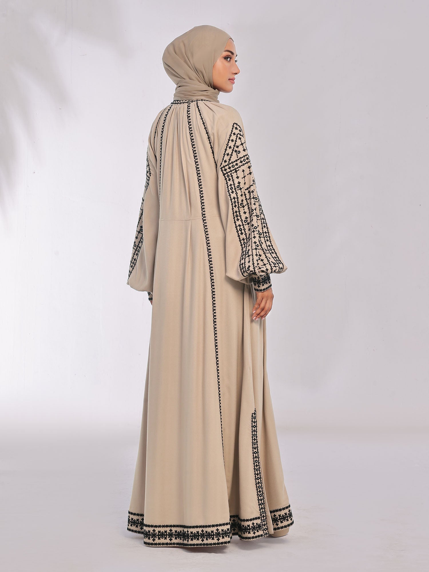 Hurmich Abaya