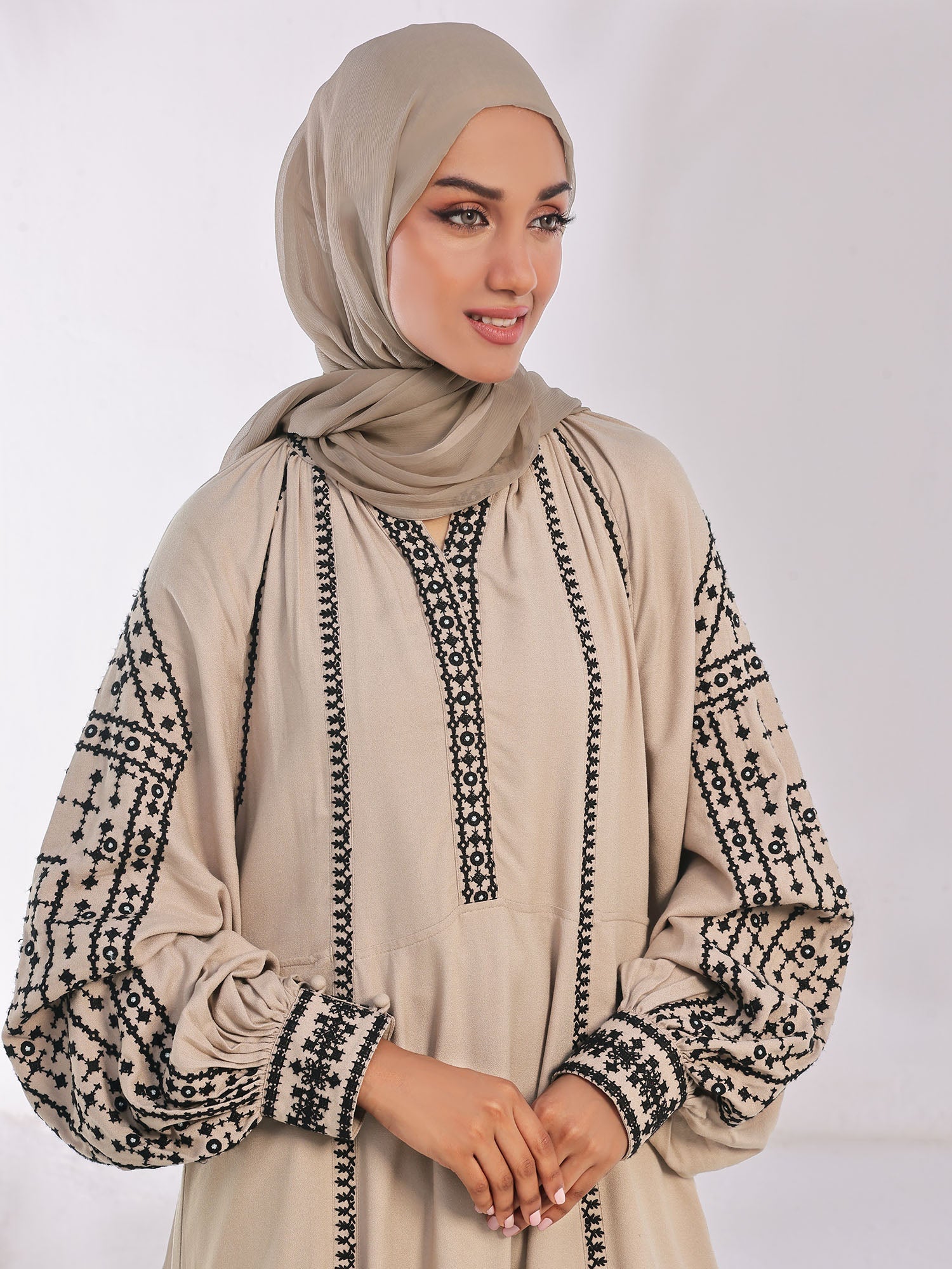 Hurmich Abaya