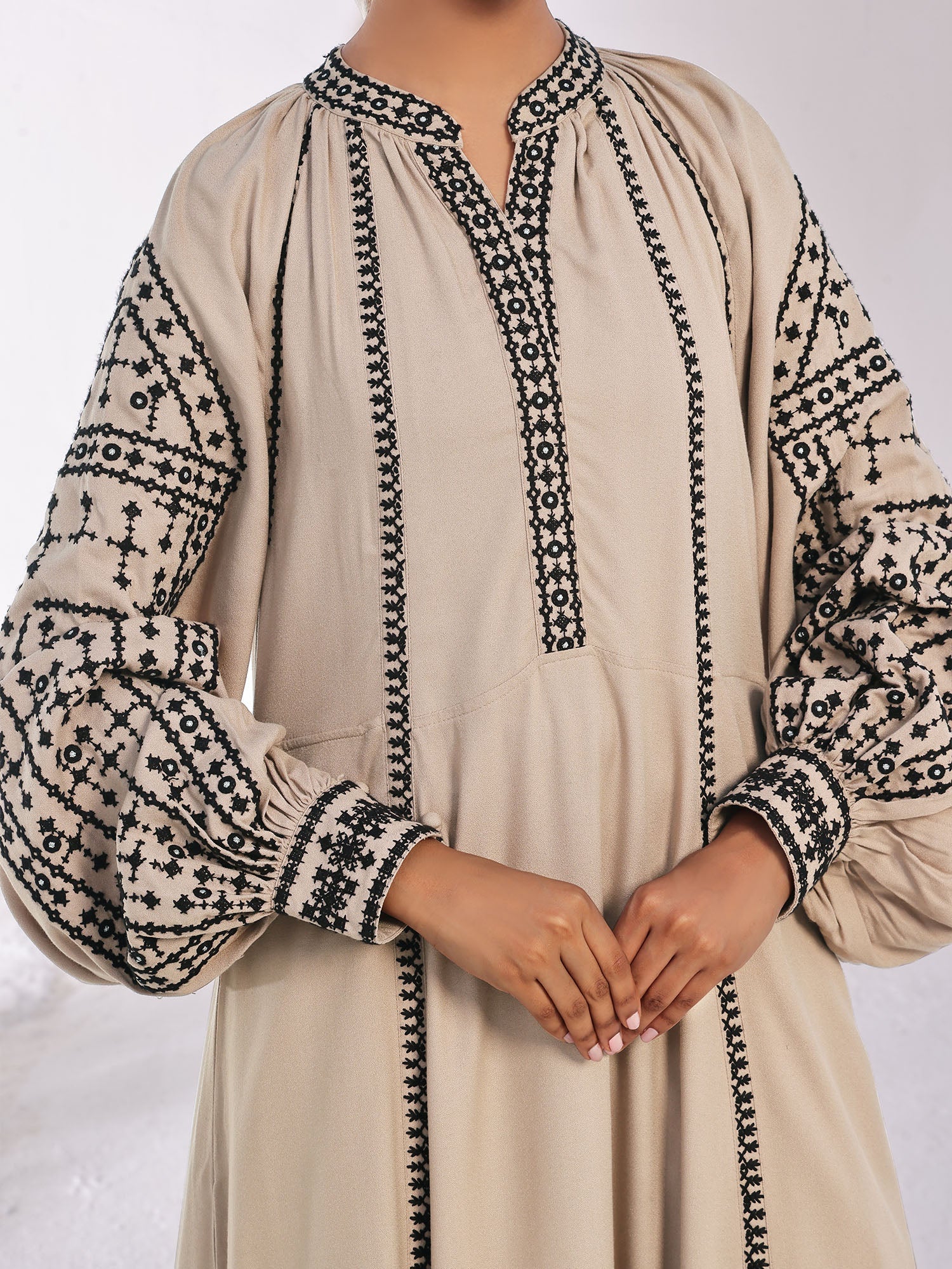 Hurmich Abaya